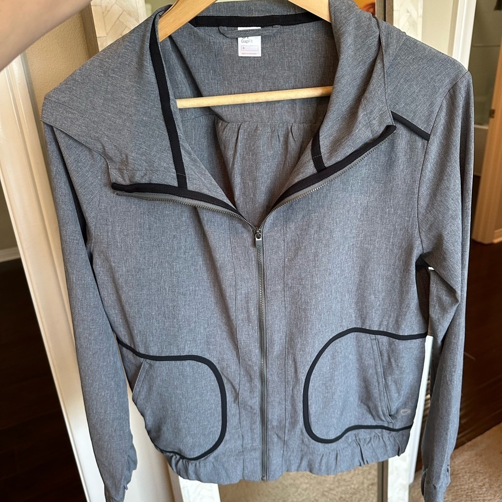 NWT Woman’s Gap Gray Track Jacket/Rain Jacket